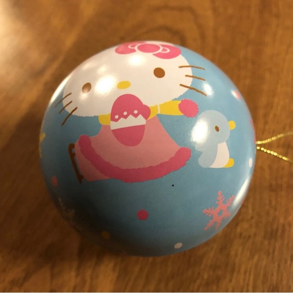 NWT 1976, 2012 Sanrio HELLO KITTY Hanging Tin Ornament Ball - Picture 4 of 6